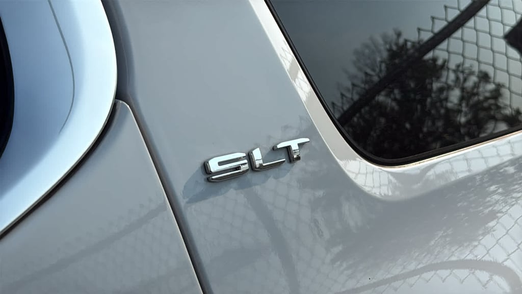 Used 2023 GMC Acadia SLT SUV