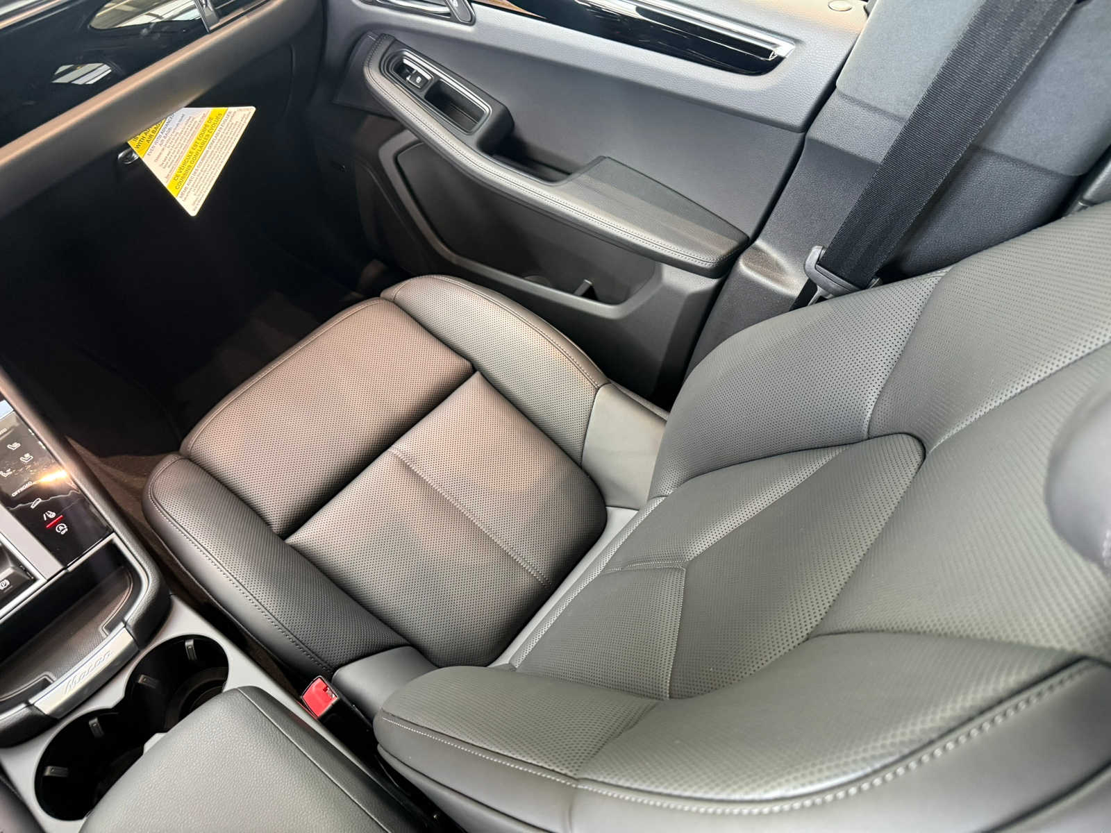 2026 Porsche Macan - Photo 20