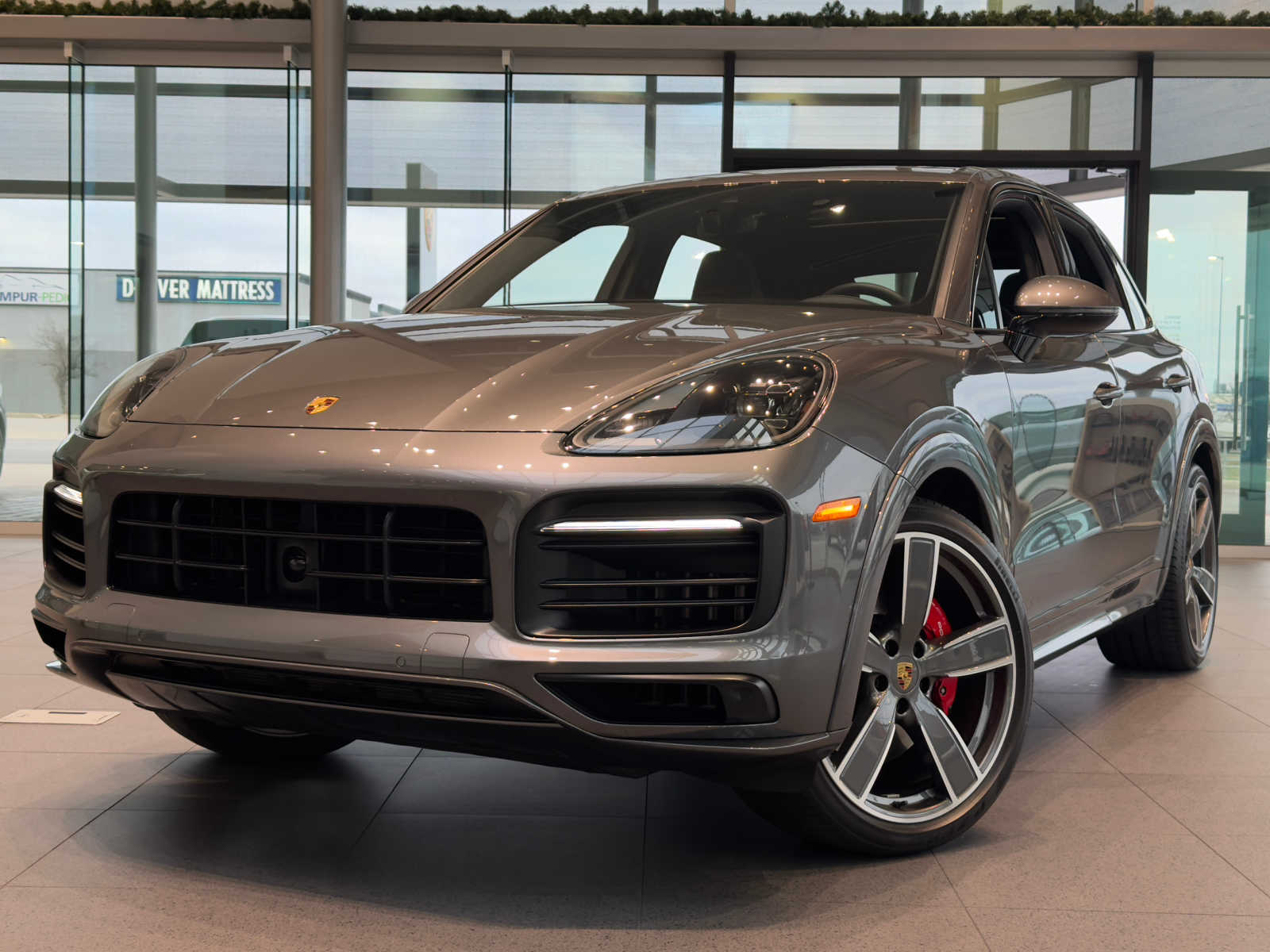 2023 Porsche Cayenne GTS's photo