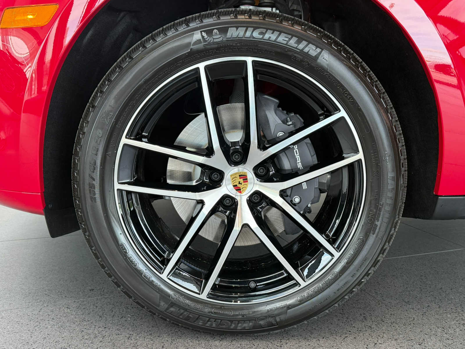 2026 Porsche Macan - Photo 12