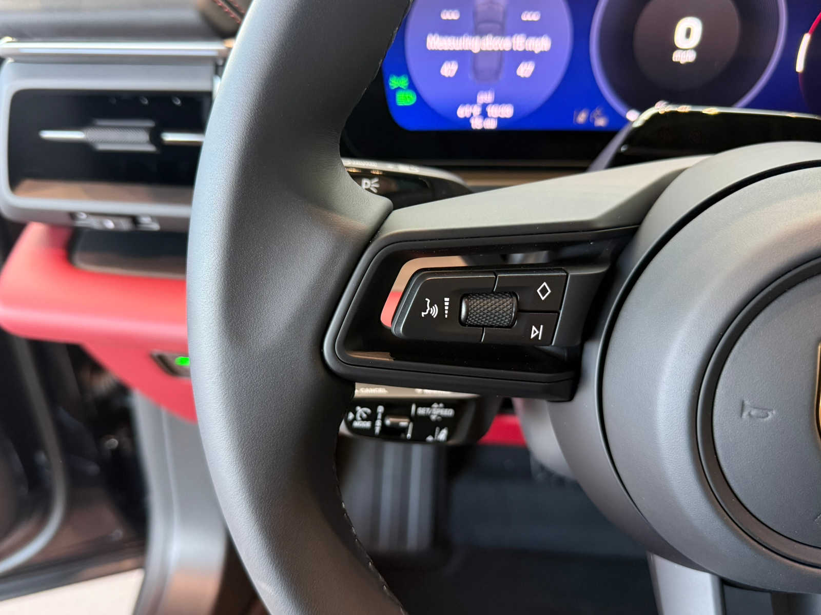 2026 Porsche Macan Base - Photo 35