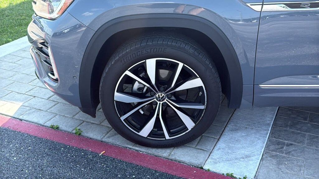 Certified 2025 Volkswagen Atlas 2.0T SEL Premium R-Line SUV