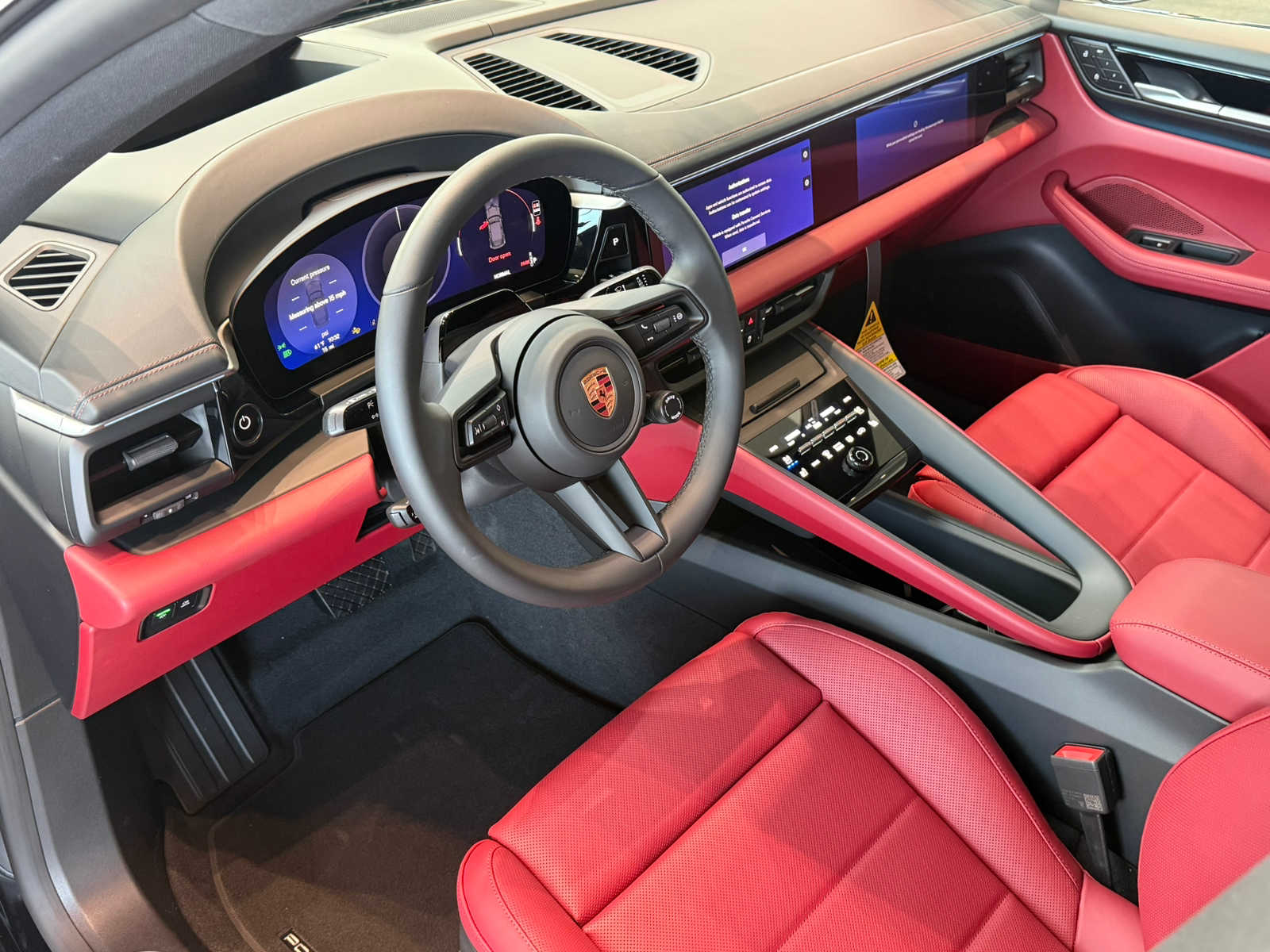 2026 Porsche Macan Base - Photo 4