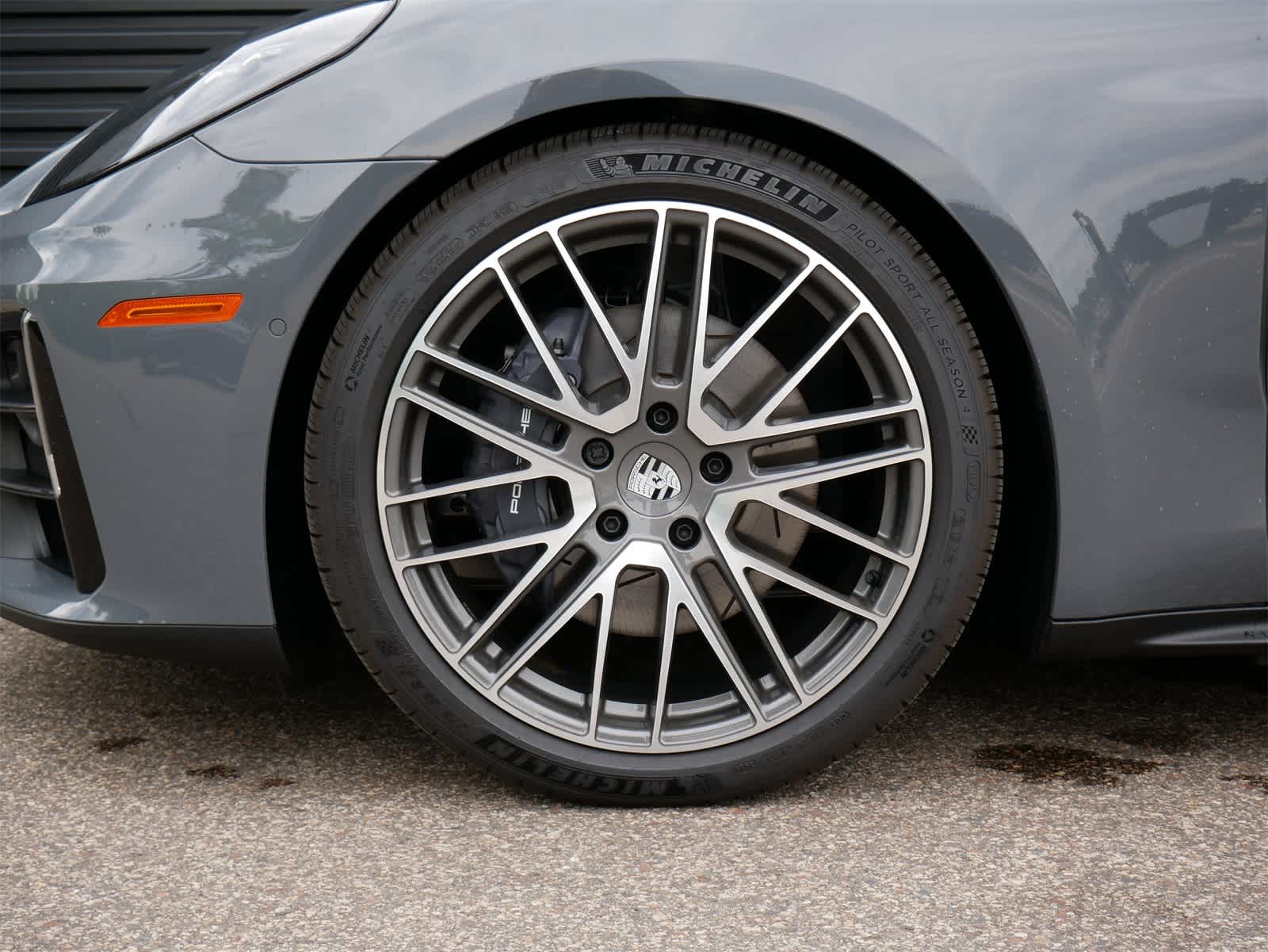Thumbnail: 2025 Porsche Panamera - 24