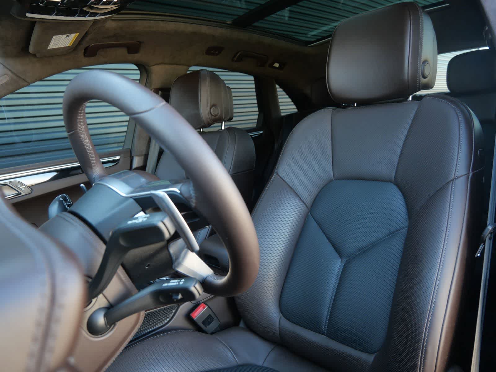 Thumbnail: 2021 Porsche Macan - 5