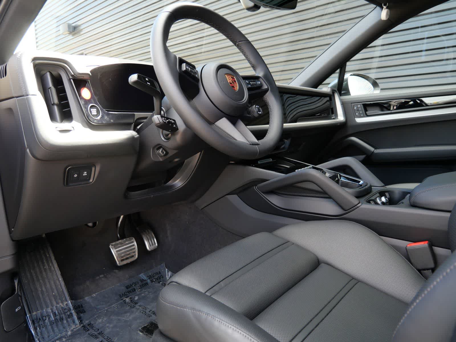 Thumbnail: 2026 Porsche Cayenne - 4