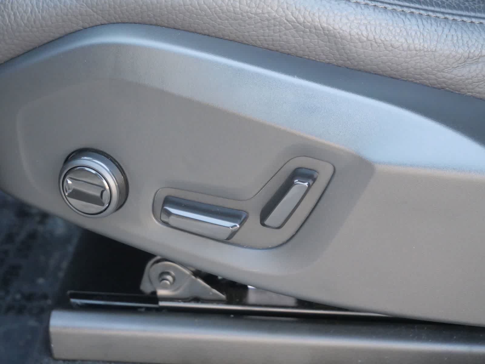 Thumbnail: 2025 Volvo XC90 - 10