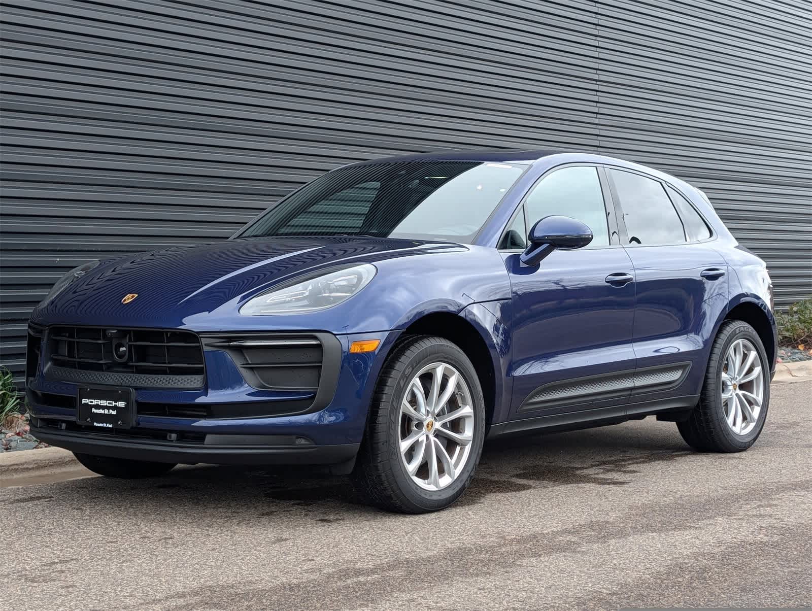 Thumbnail: 2025 Porsche Macan - 1