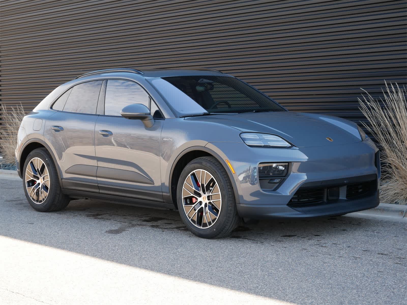 Thumbnail: 2025 Porsche Macan - 25