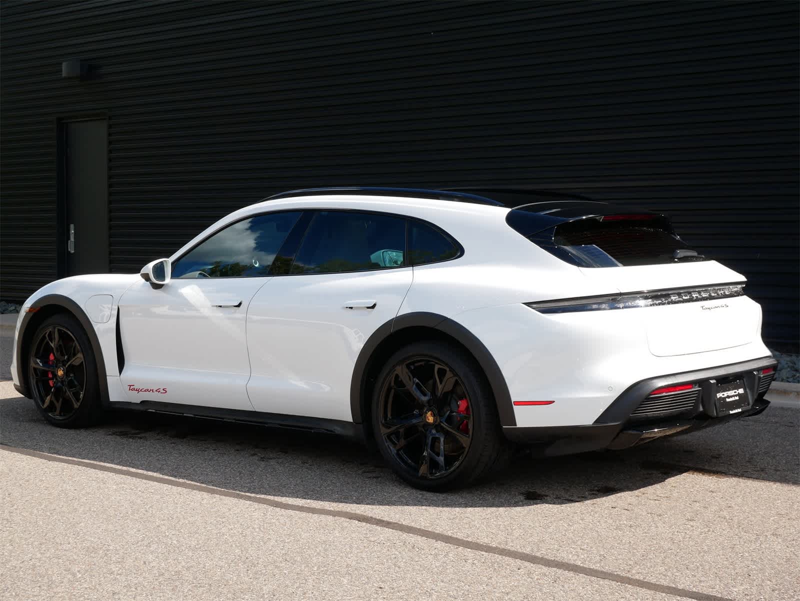 Thumbnail: 2023 Porsche Taycan - 3