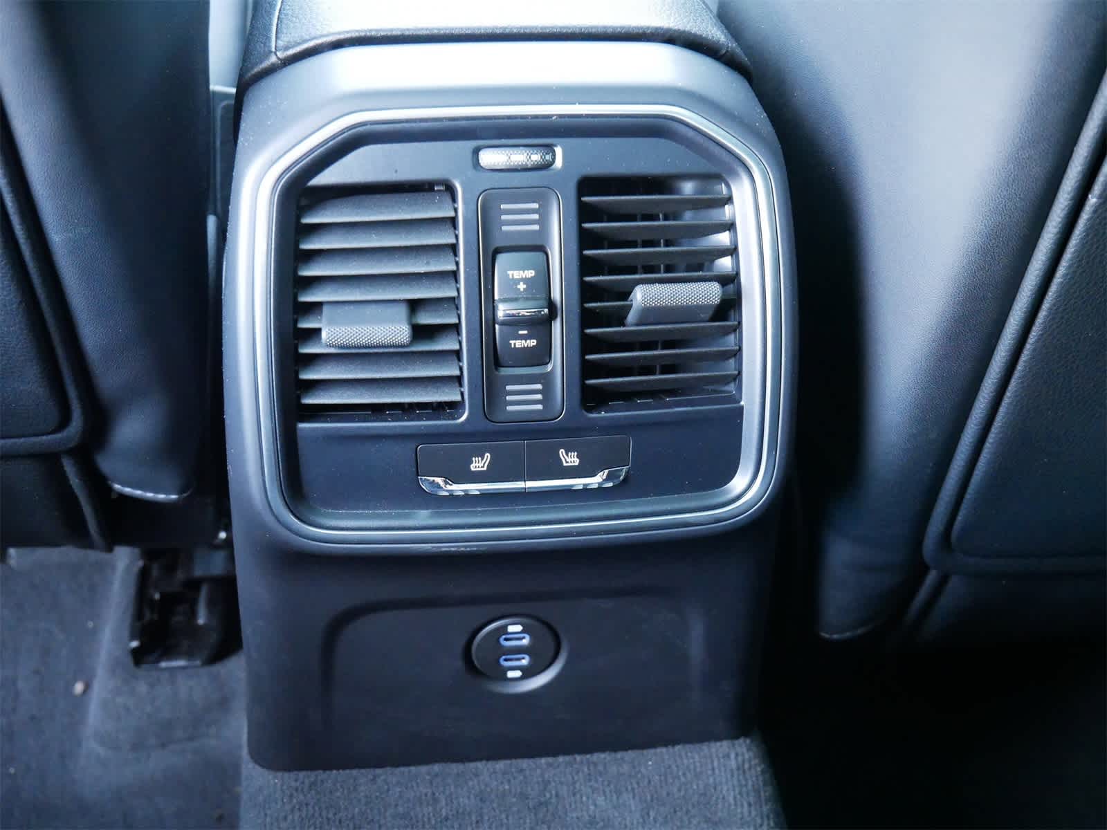 Thumbnail: 2025 Porsche Macan - 13