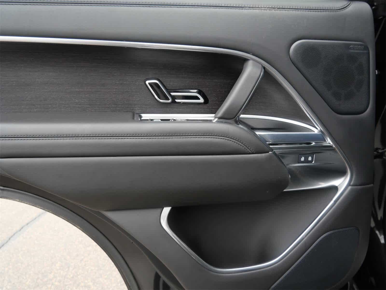 Thumbnail: 2025 Land Rover Range Rover - 9