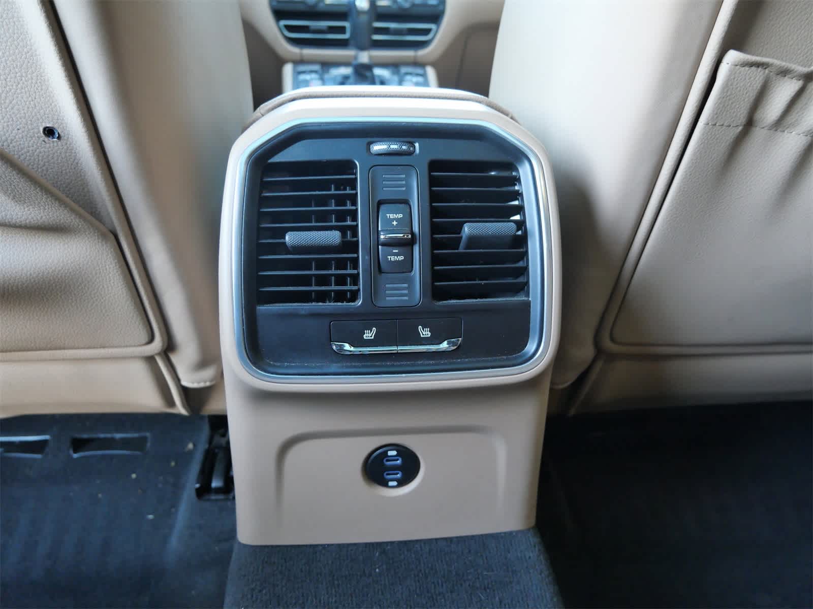 Thumbnail: 2020 Porsche Macan - 13