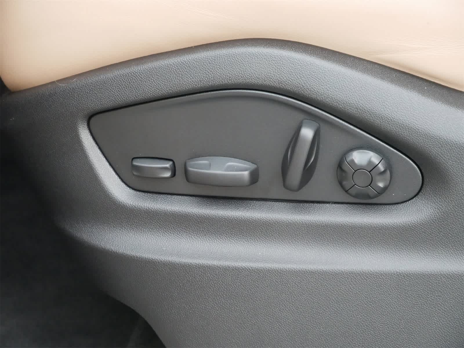 Thumbnail: 2026 Porsche Cayenne - 10