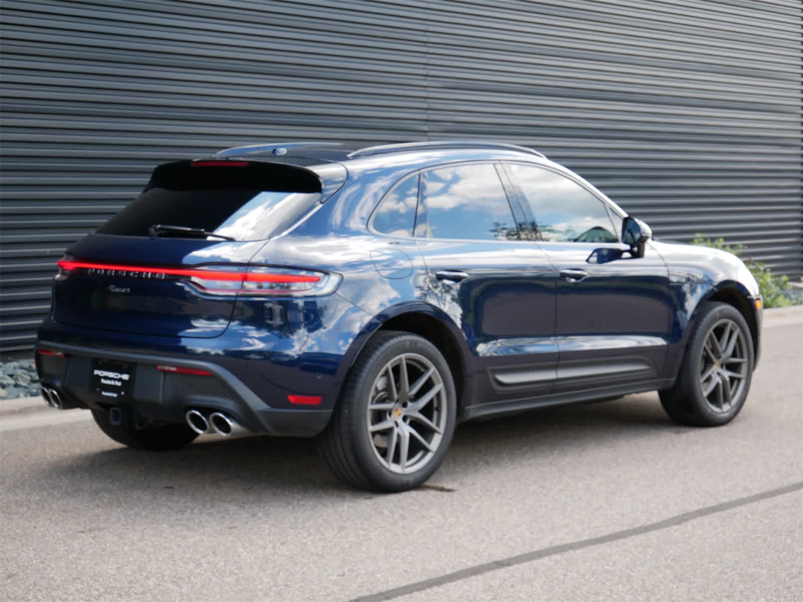 Thumbnail: 2022 Porsche Macan - 28