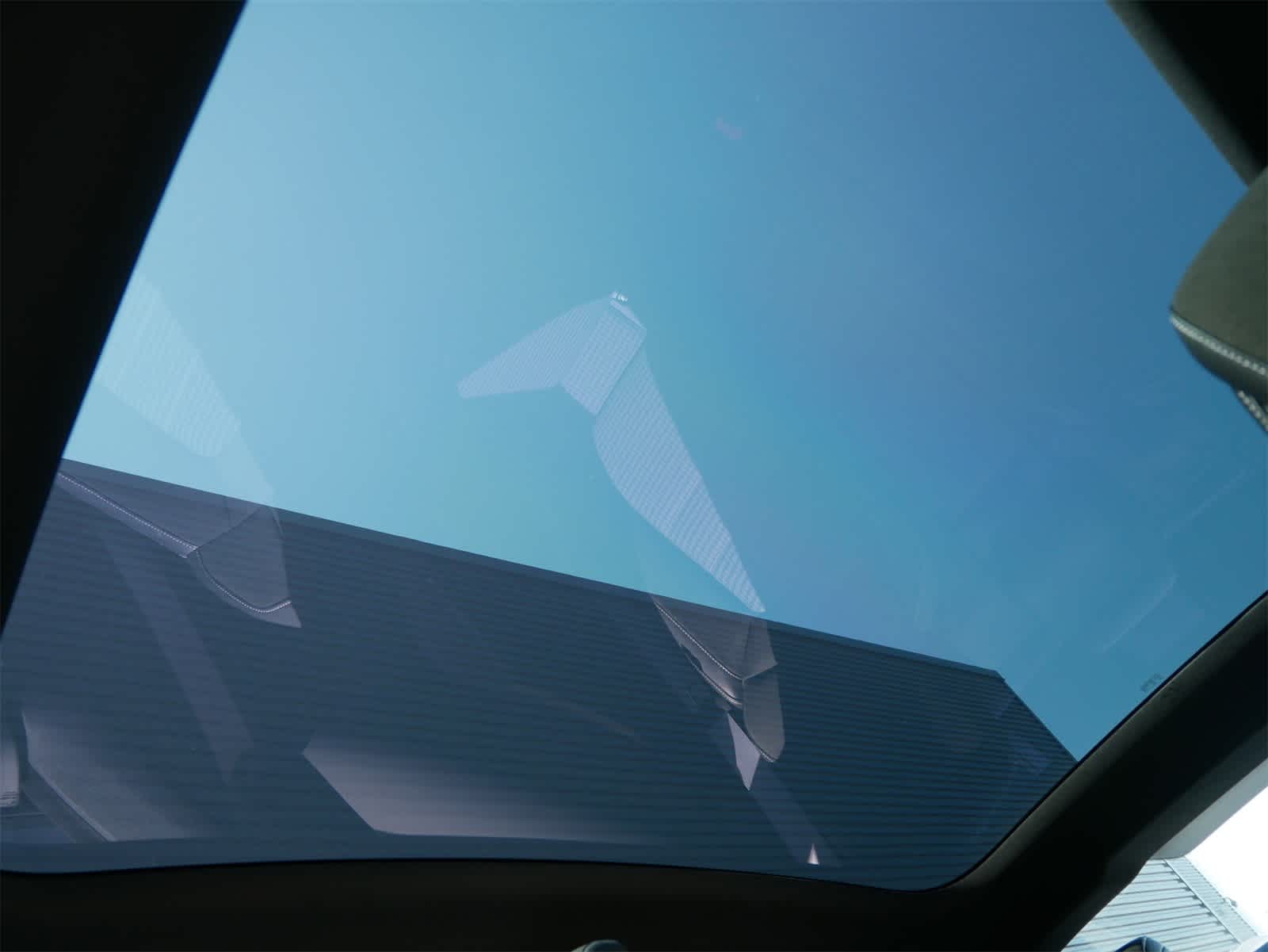 Thumbnail: 2025 Porsche Taycan - 18
