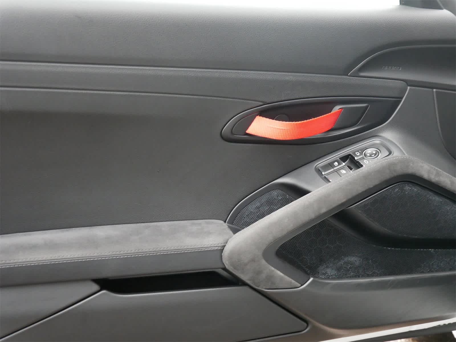 Thumbnail: 2016 Porsche 911 - 10