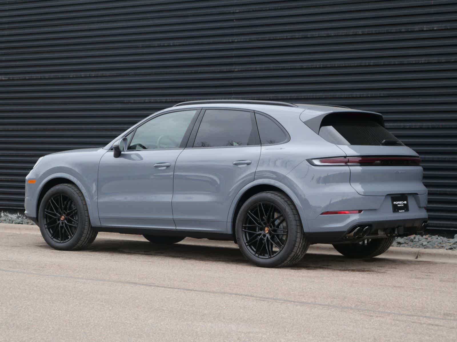 Thumbnail: 2026 Porsche Cayenne - 3