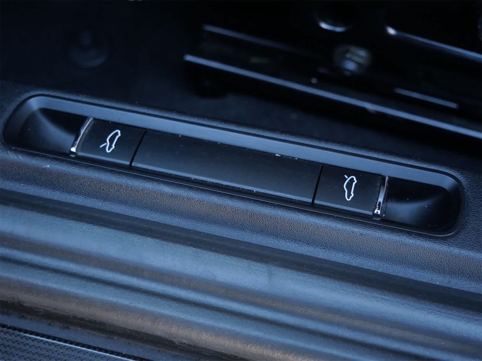 Thumbnail: 2016 Porsche 911 - 10
