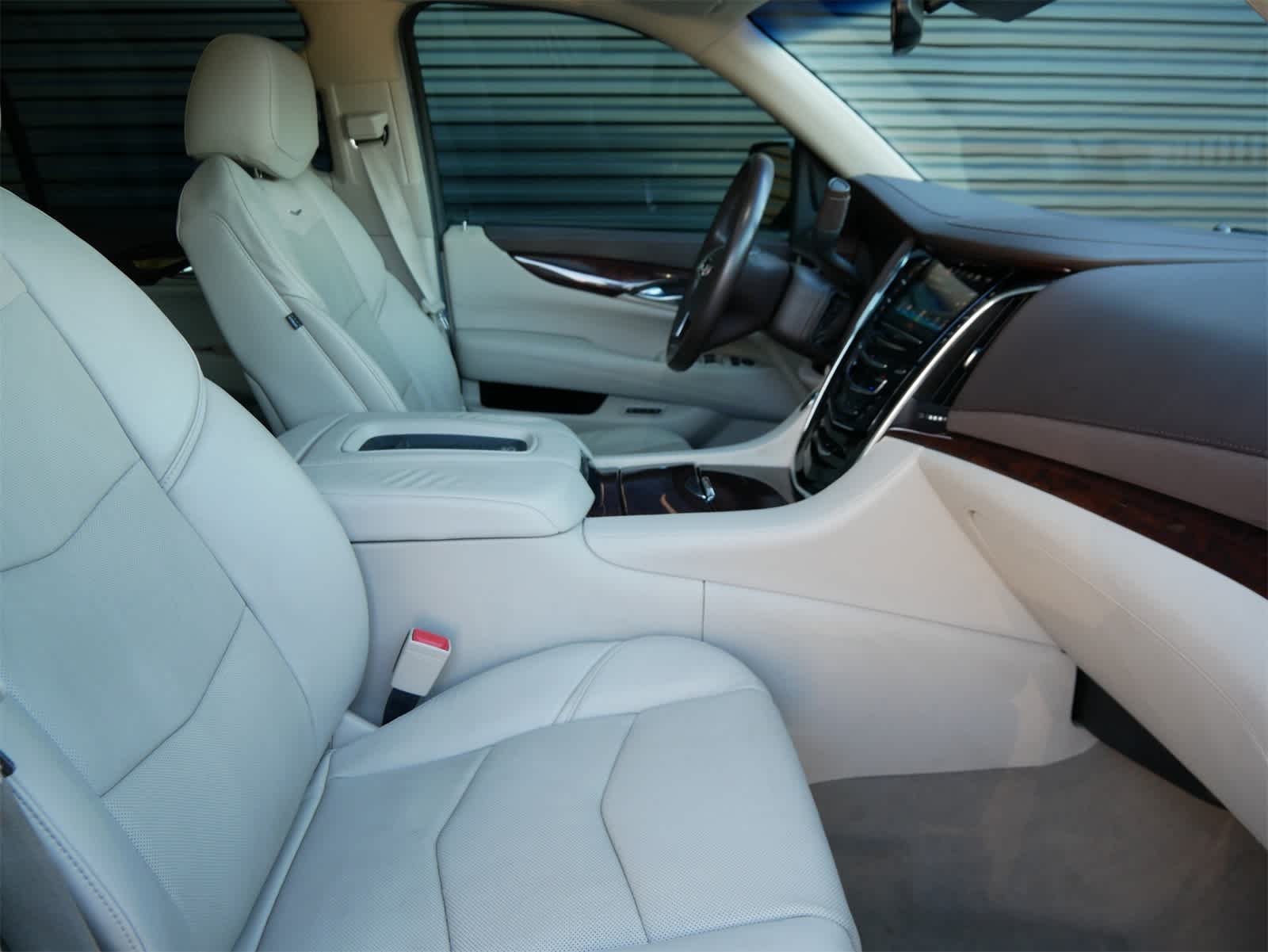 Thumbnail: 2016 Cadillac Escalade - 30