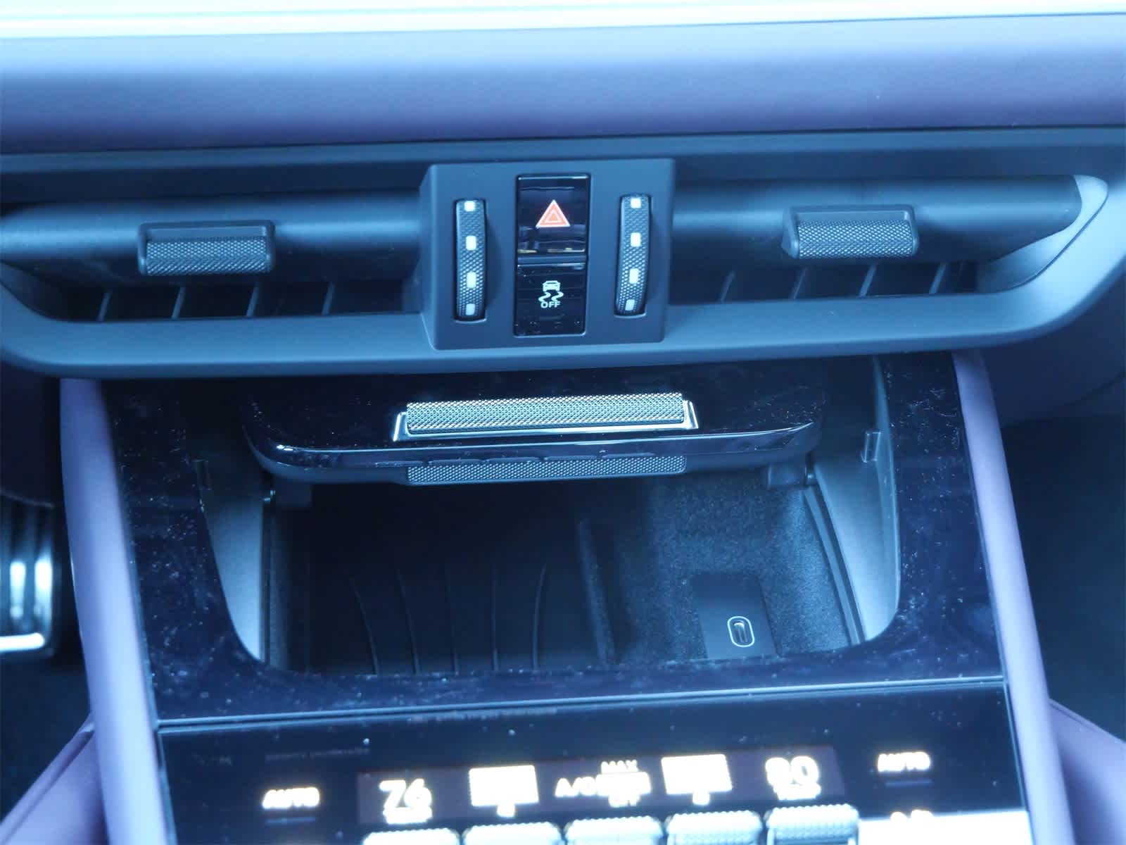 Thumbnail: 2026 Porsche Cayenne - 16