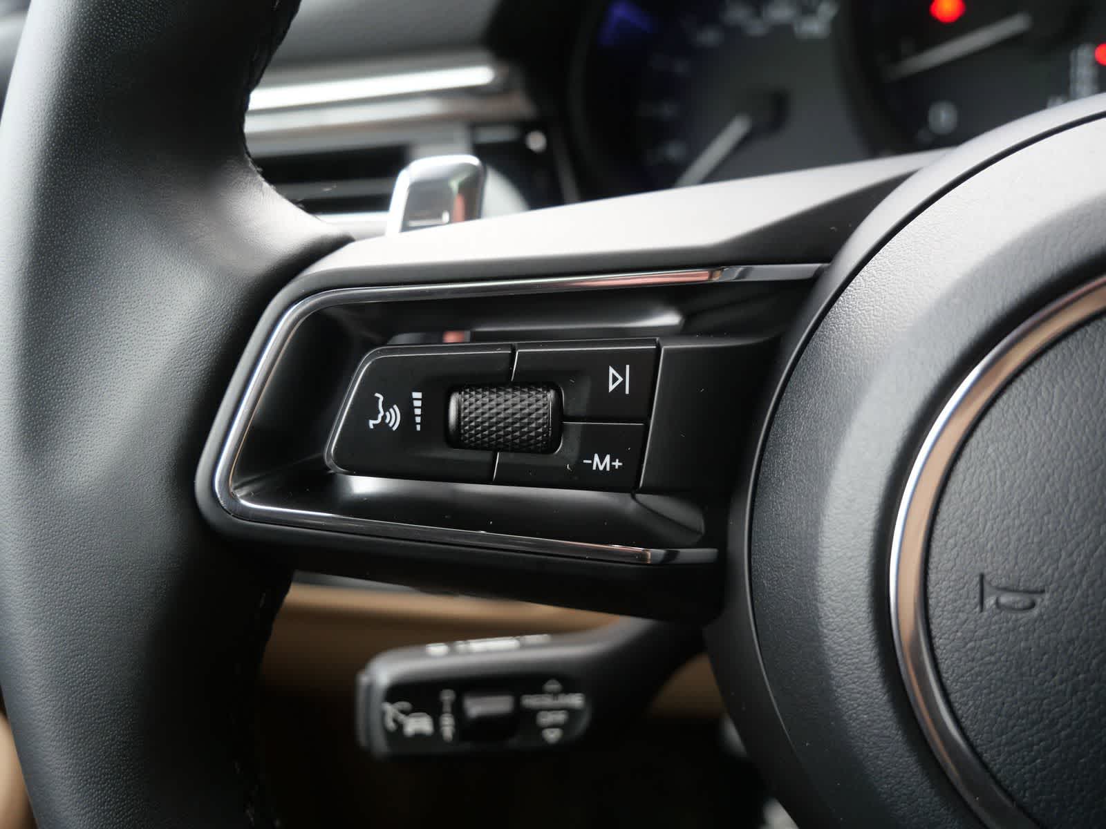 Thumbnail: 2026 Porsche Macan - 18