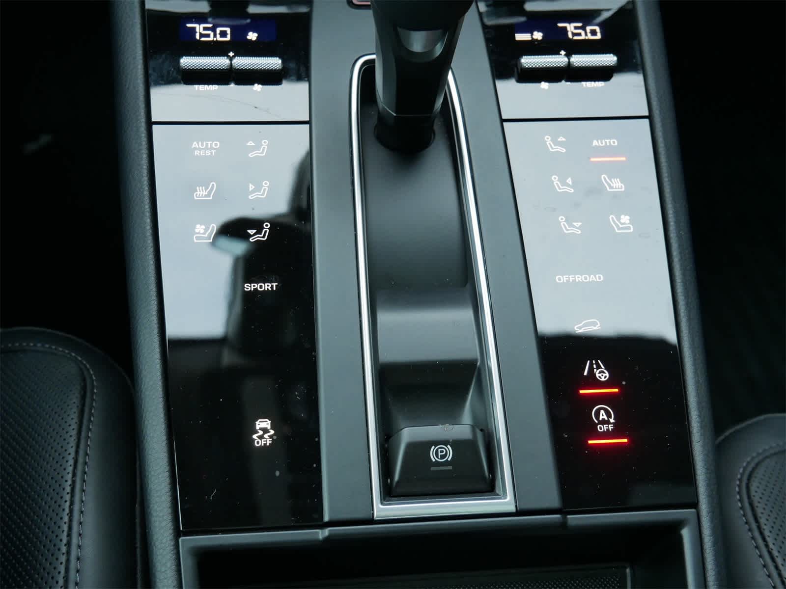 Thumbnail: 2025 Porsche Macan - 17