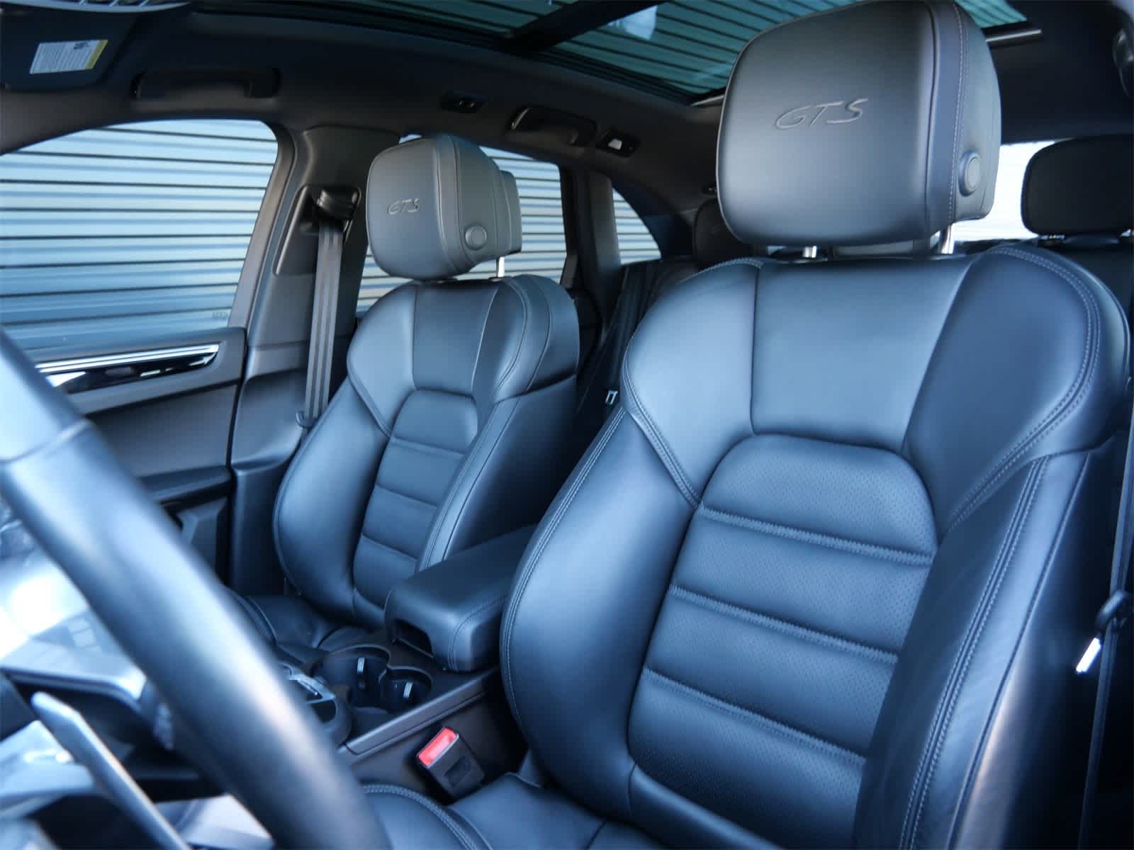 Thumbnail: 2021 Porsche Macan - 5