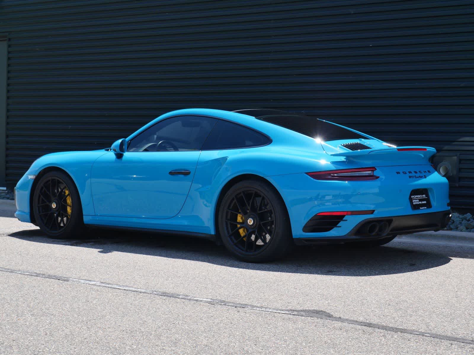 Thumbnail: 2018 Porsche 911 - 3