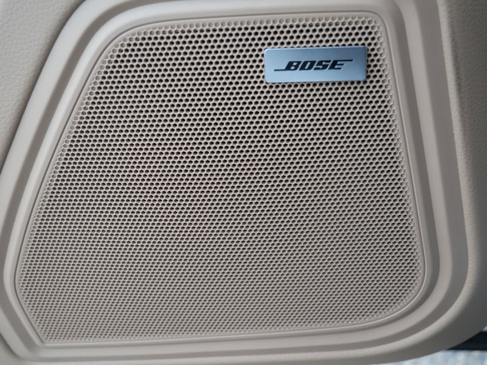 Thumbnail: 2026 Porsche Macan - 13