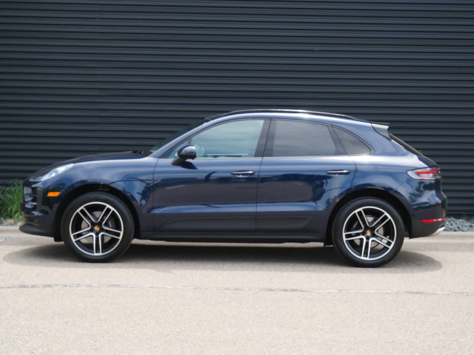 Thumbnail: 2020 Porsche Macan - 2