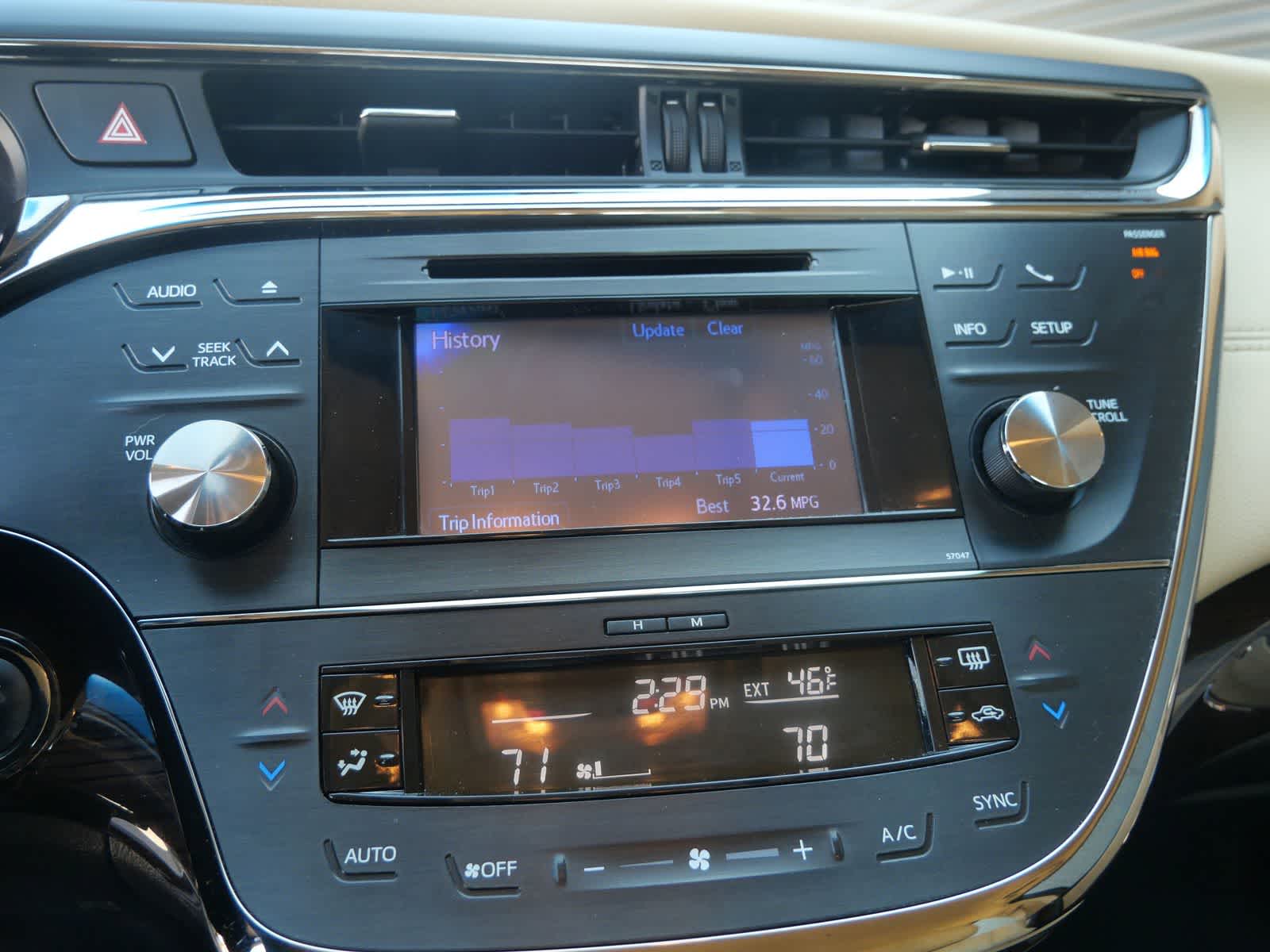 Thumbnail: 2013 Toyota Avalon - 17