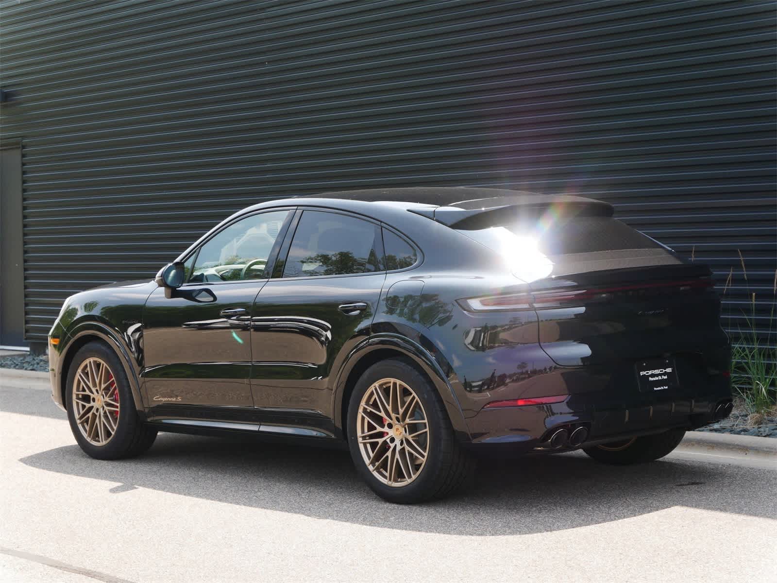 Thumbnail: 2025 Porsche Cayenne - 3