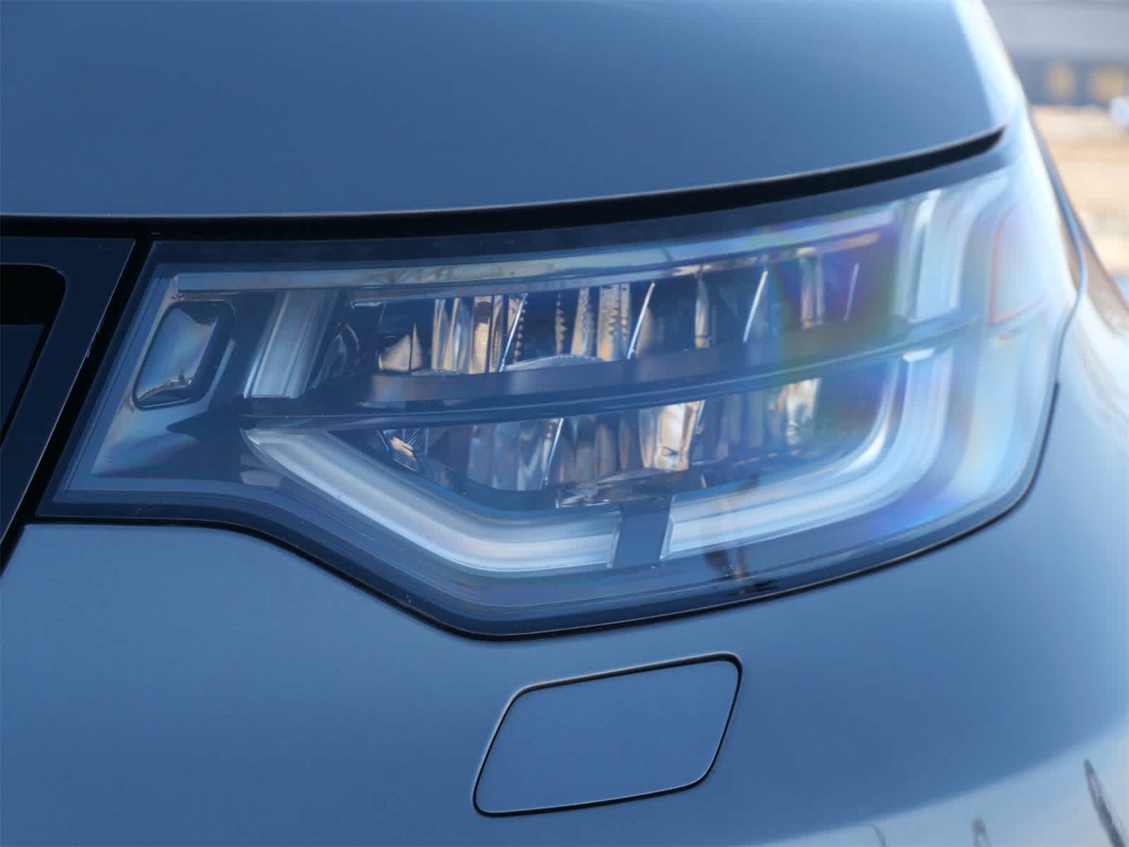 Thumbnail: 2018 Land Rover Discovery - 6