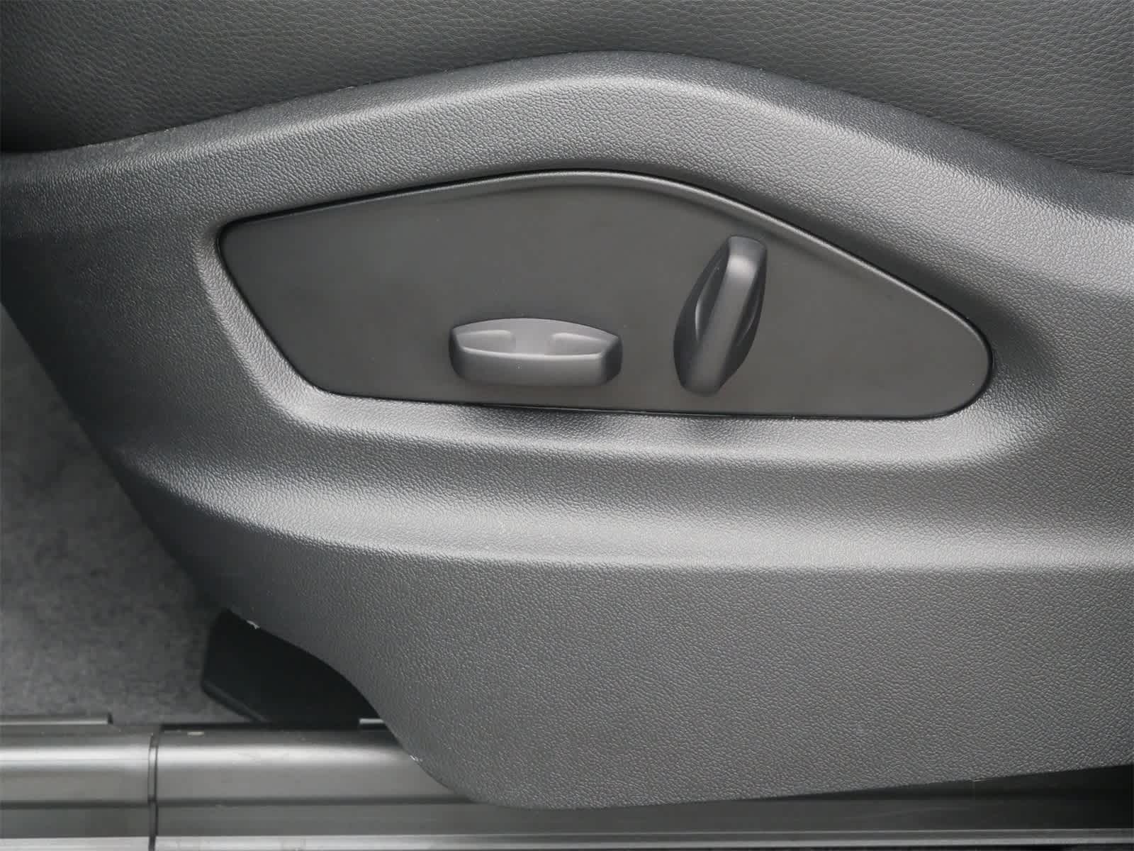 Thumbnail: 2025 Porsche Cayenne - 10