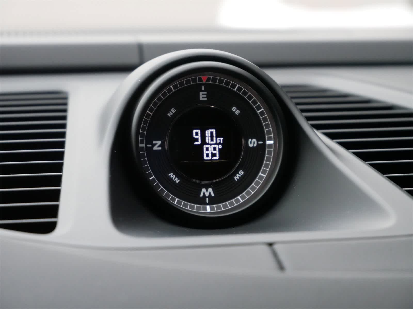 Thumbnail: 2025 Porsche Macan - 14