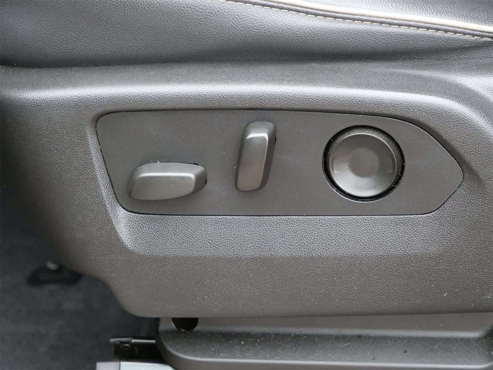 Thumbnail: 2022 GMC Yukon - 10