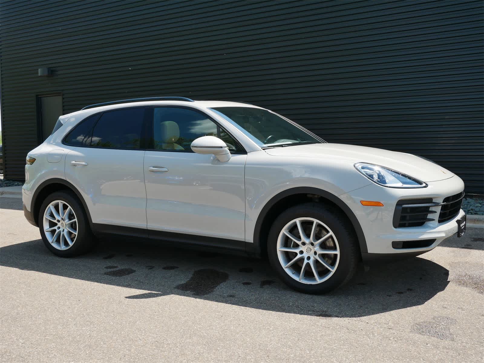 2022 Porsche Cayenne Base 25