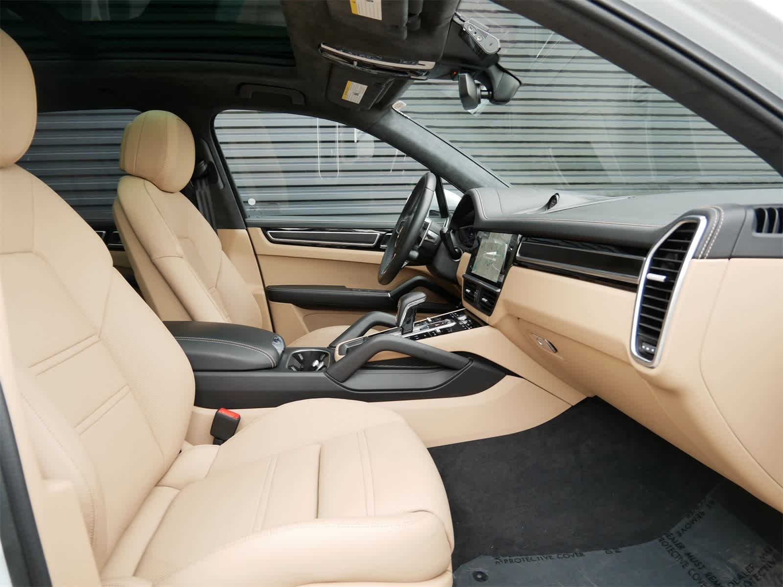 Thumbnail: 2022 Porsche Cayenne - 26