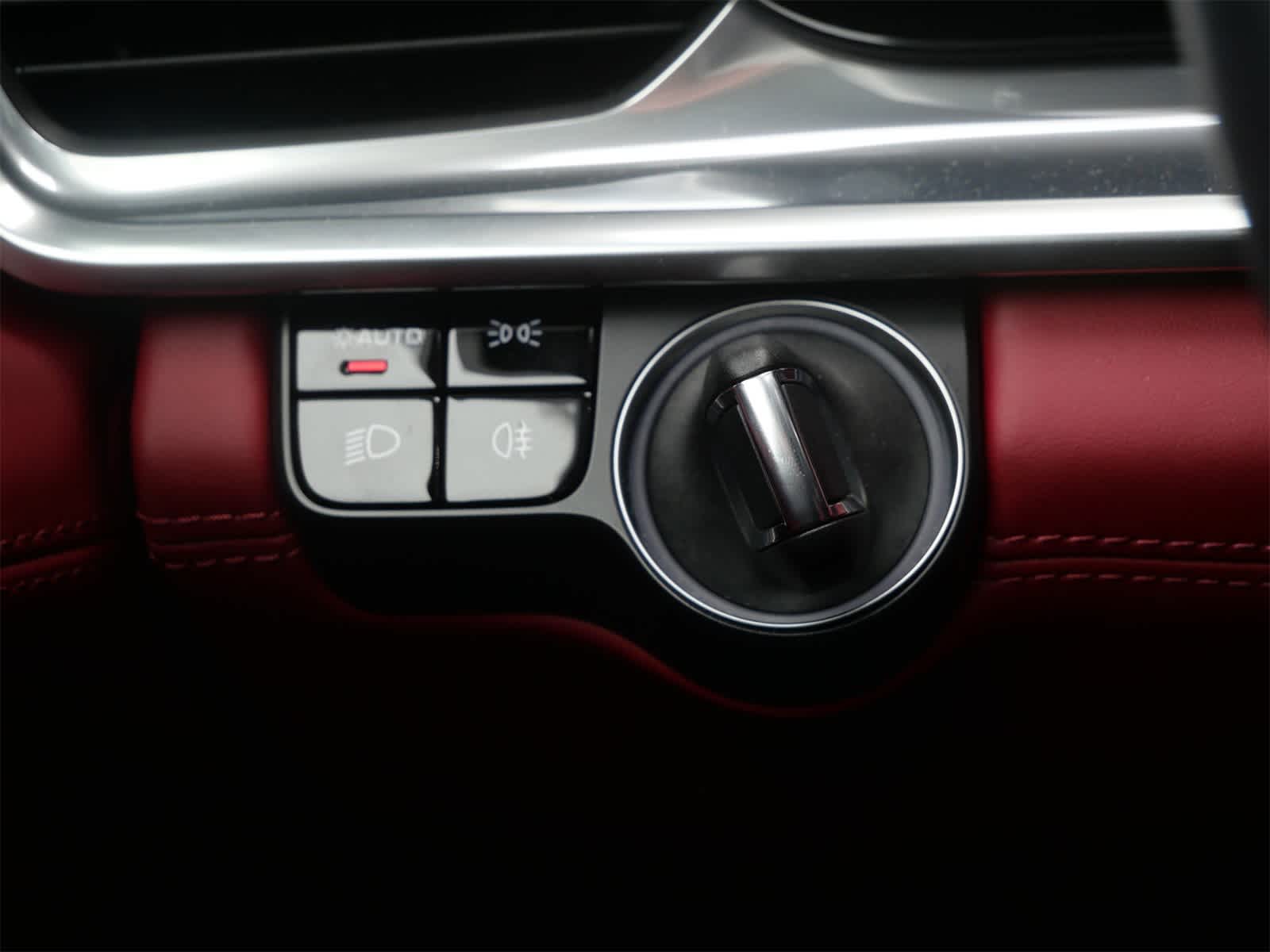 Thumbnail: 2019 Porsche Panamera - 17