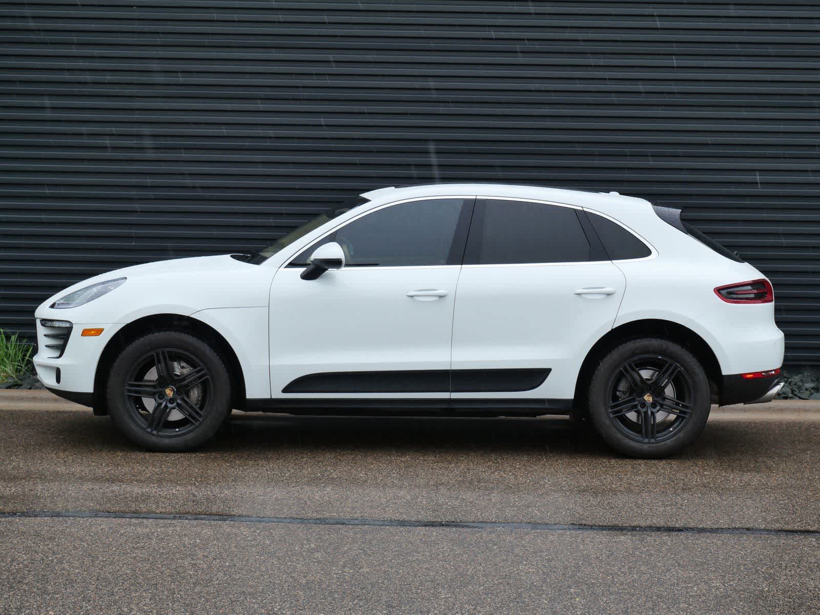 Thumbnail: 2015 Porsche Macan - 2