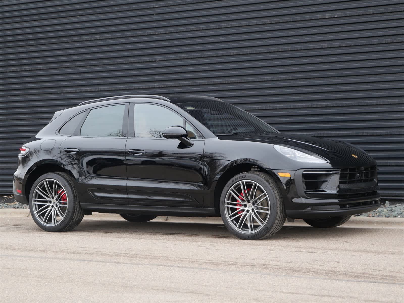 Thumbnail: 2026 Porsche Macan - 27