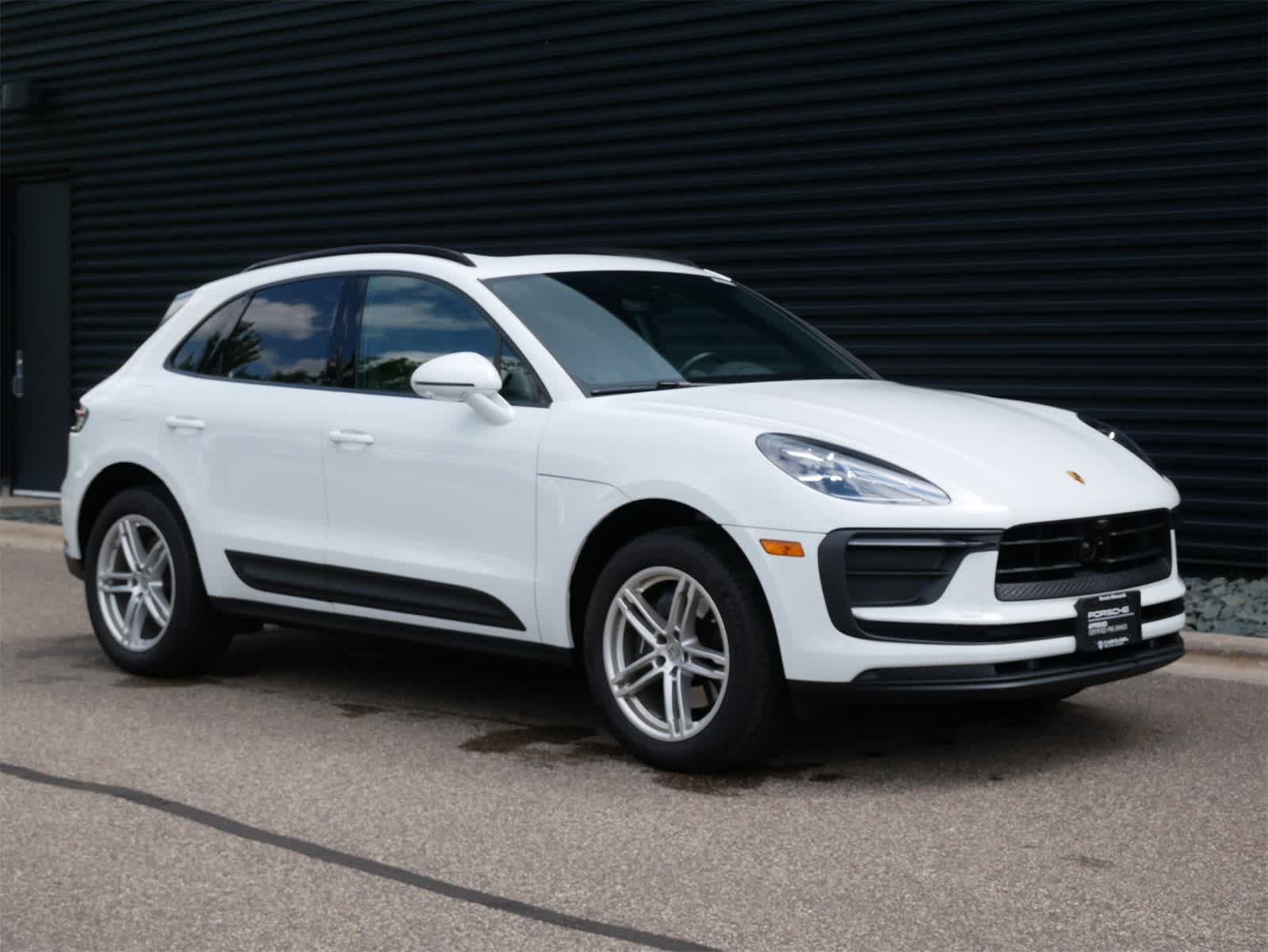 Thumbnail: 2024 Porsche Macan - 25