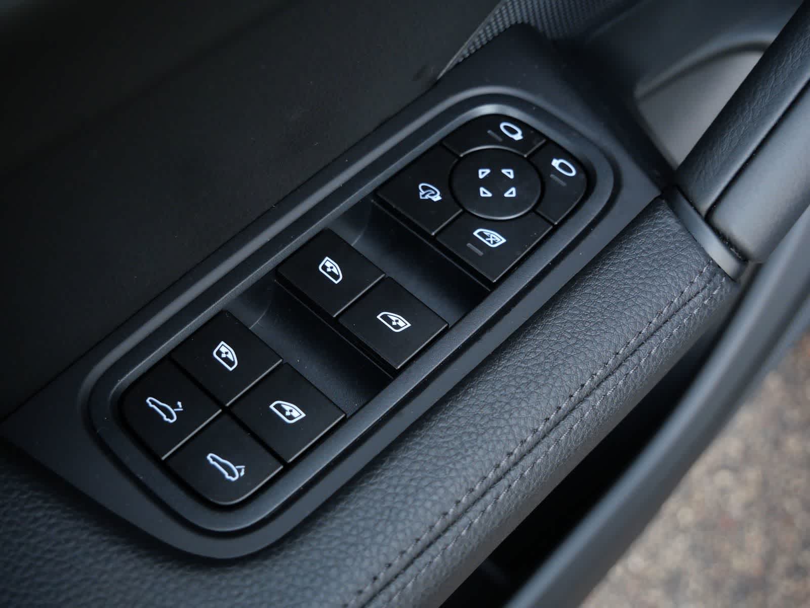 Thumbnail: 2026 Porsche Cayenne - 12