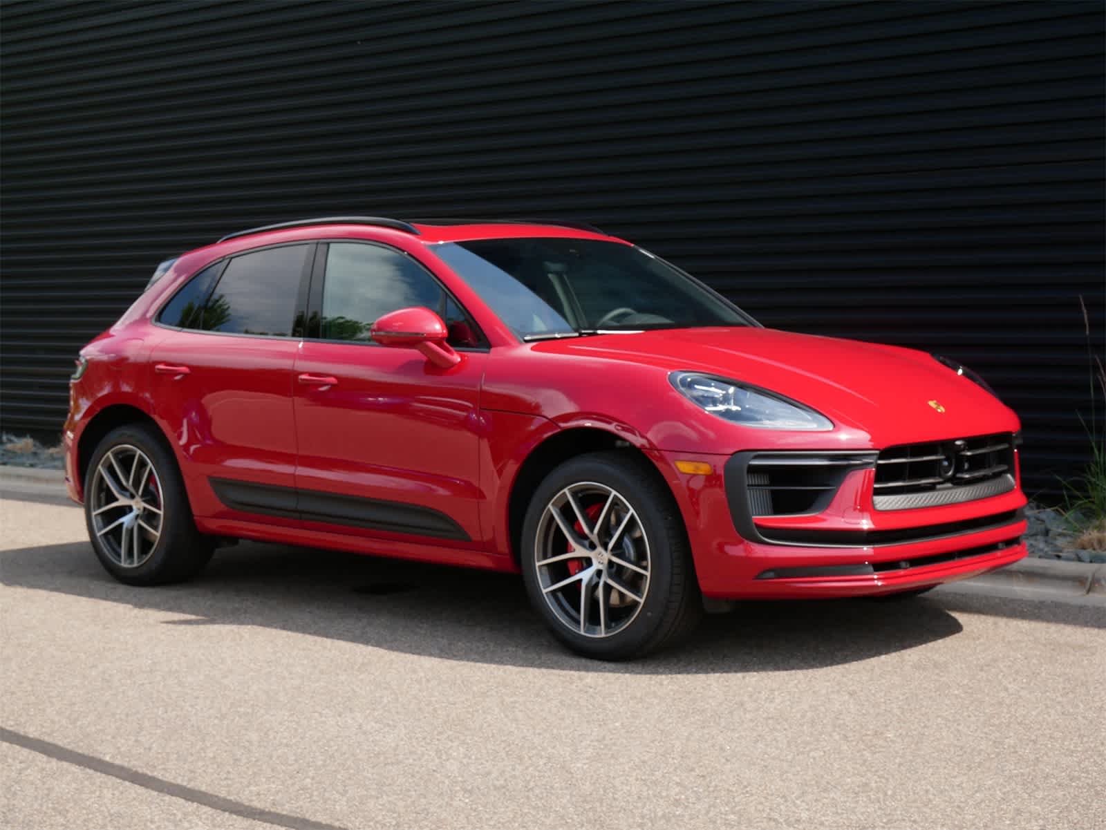 Thumbnail: 2025 Porsche Macan - 27