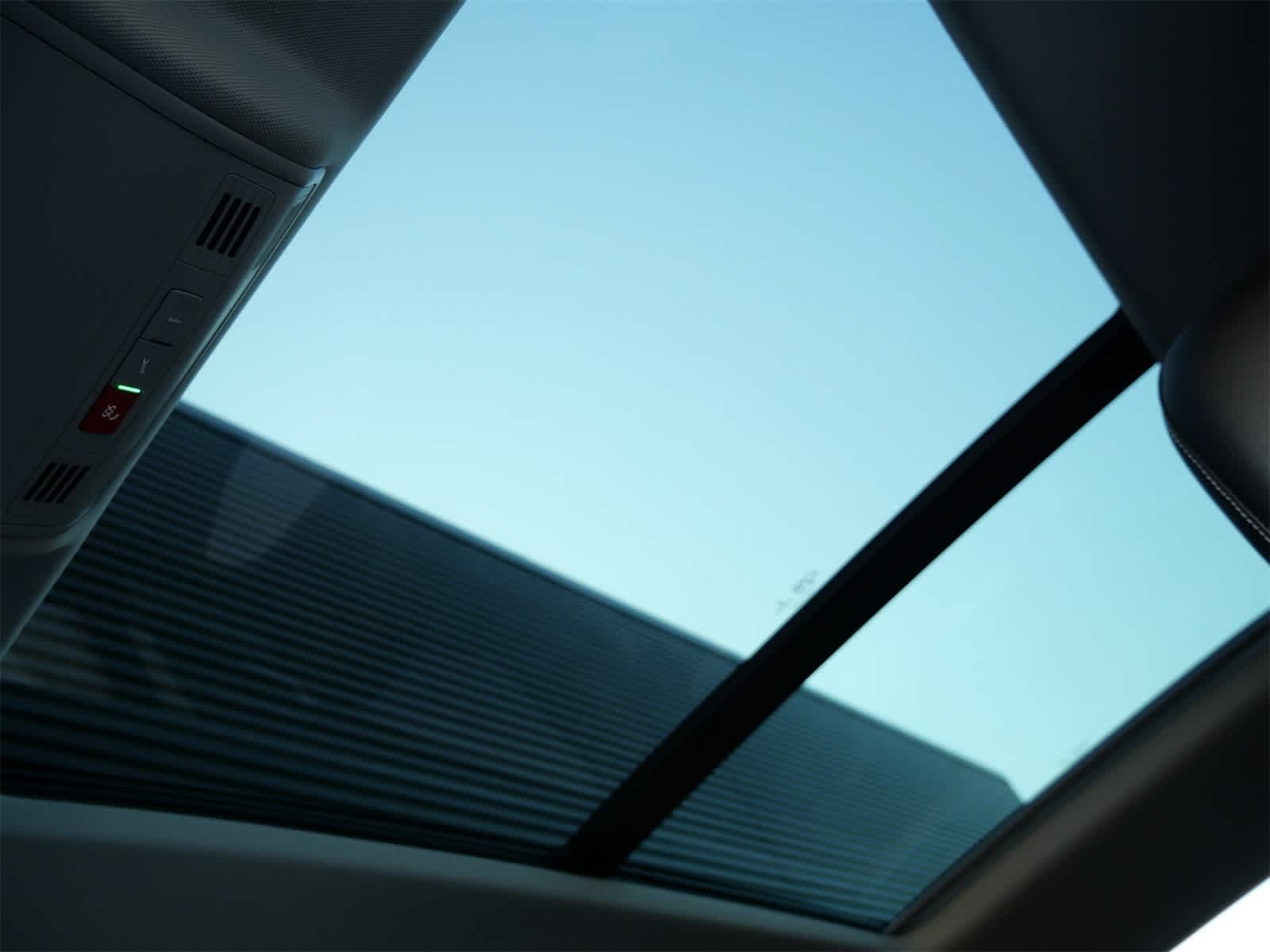 Thumbnail: 2023 Volkswagen Taos - 18