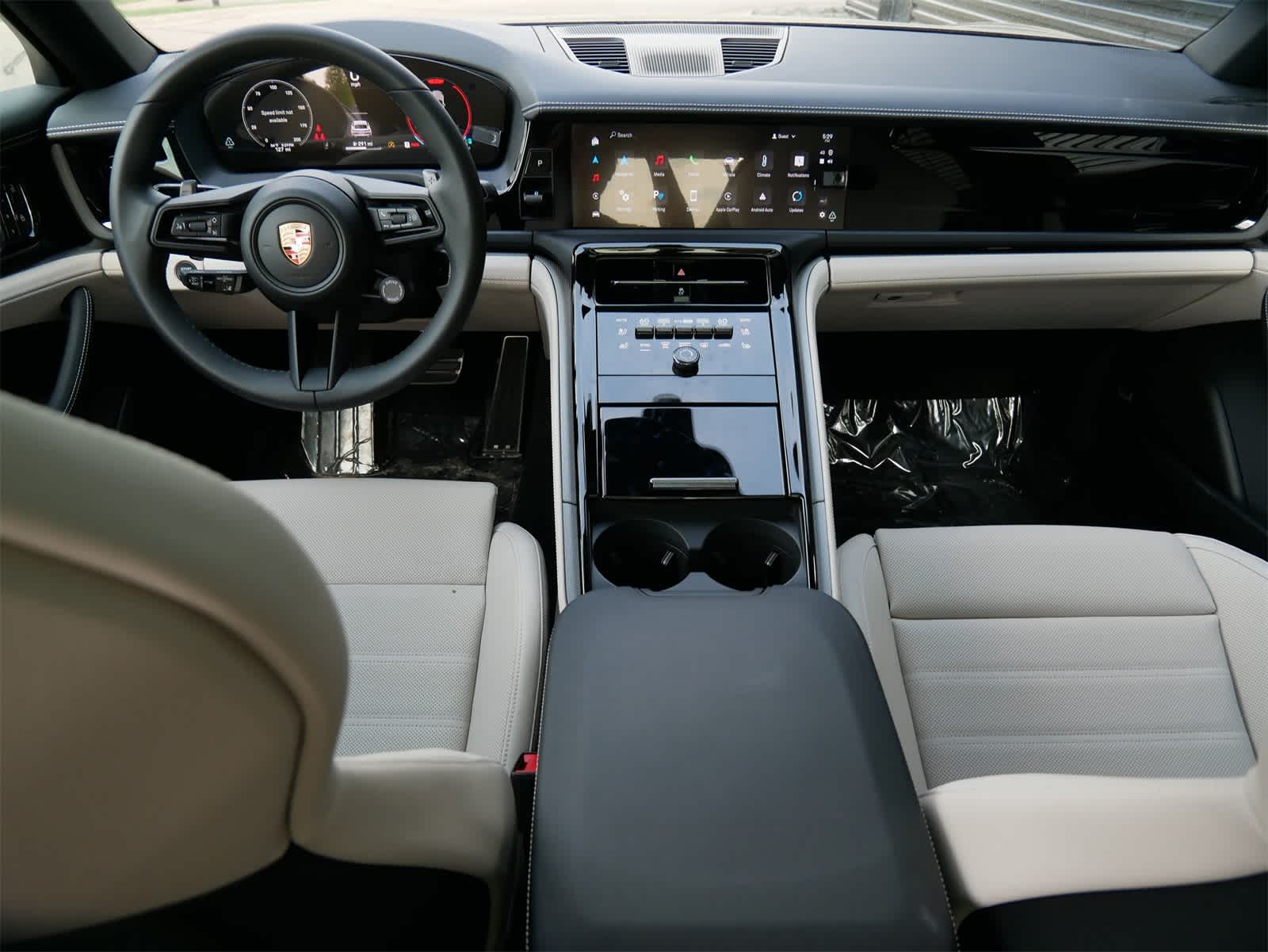 Thumbnail: 2025 Porsche Panamera - 8