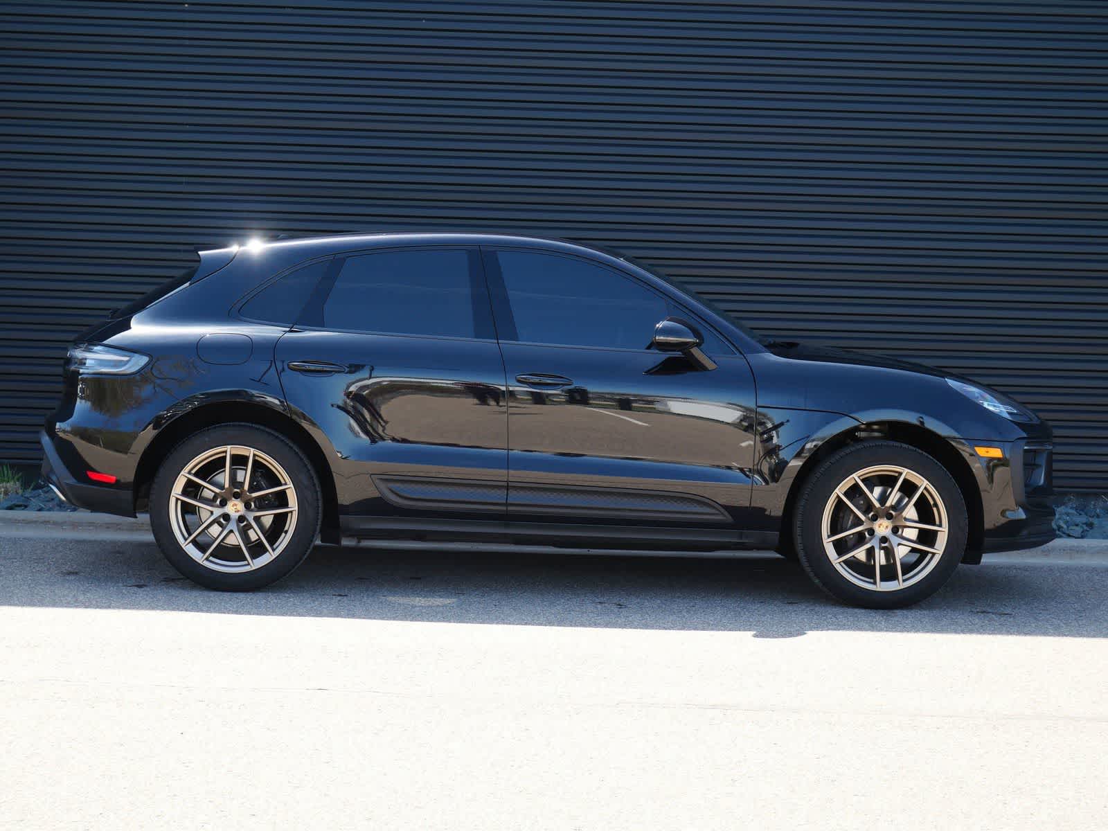 Thumbnail: 2024 Porsche Macan - 27