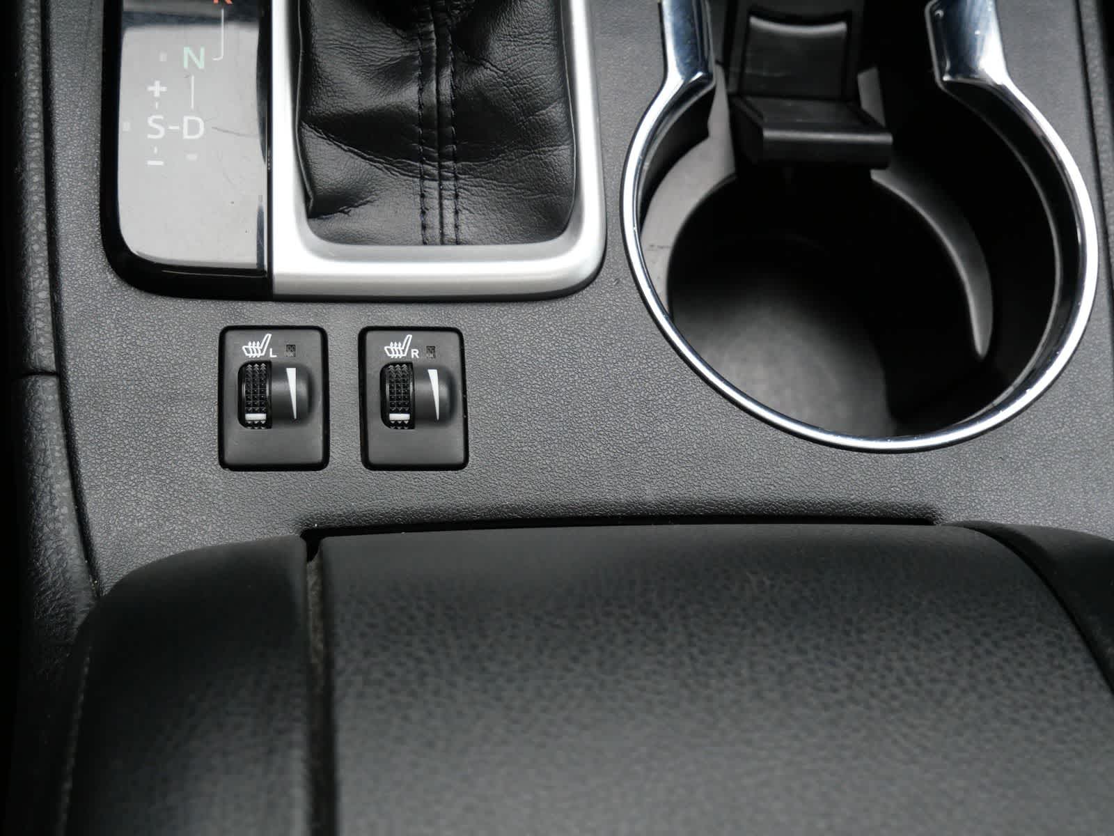 Thumbnail: 2018 Toyota Highlander - 16