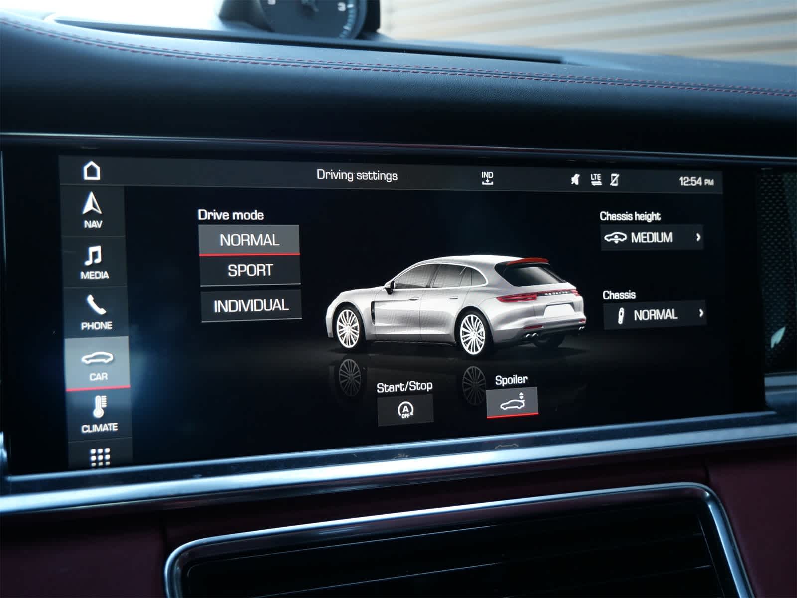 Thumbnail: 2020 Porsche Panamera - 25